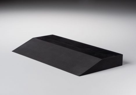 「片側テーパー」 天然ゴム(黒/NR) 20mm × 100mm × 200mm　1コ