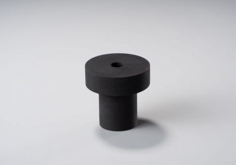 「ツバつき 中抜き」 天然ゴム(黒/NR) 50mm × φ50mm × φ10mm　1コ